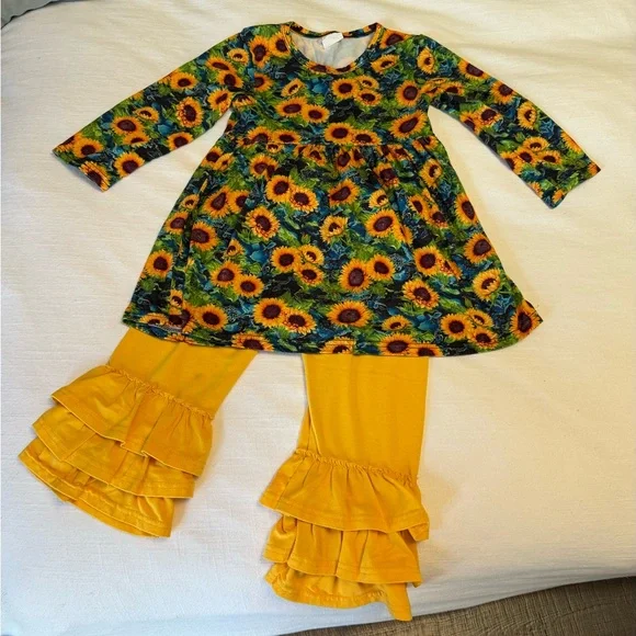 Boutique Label | Sunflower Bell Bottom Set | 3T - Picture 1 of 9